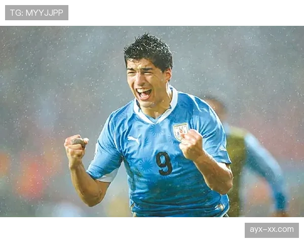 苏亚雷斯：从乌拉圭新星到足坛传奇的辉煌征程与深远影响