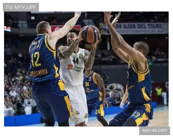 萨拉戈萨本赛季防守数据表现稳健,失球数处于联赛中游水平 萨拉戈萨本赛季防守数据表现稳健,失球数处于联赛中游水平